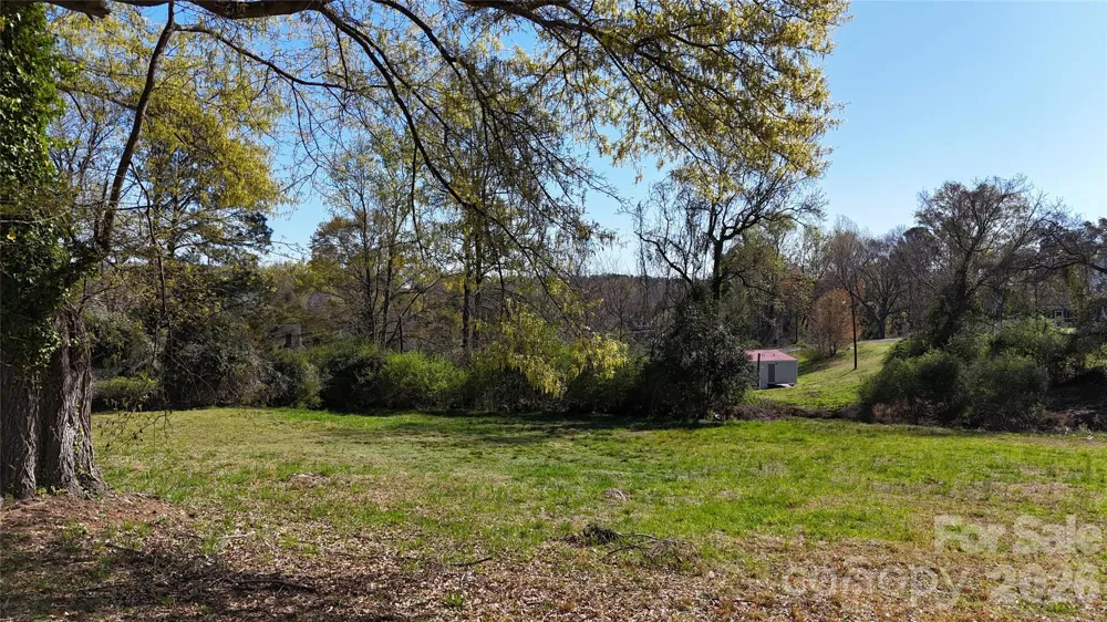 33 Pinecrest Avenue Great Falls, SC 29055