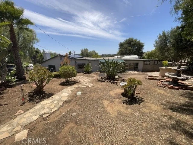 519 Mason Vista, CA 92084