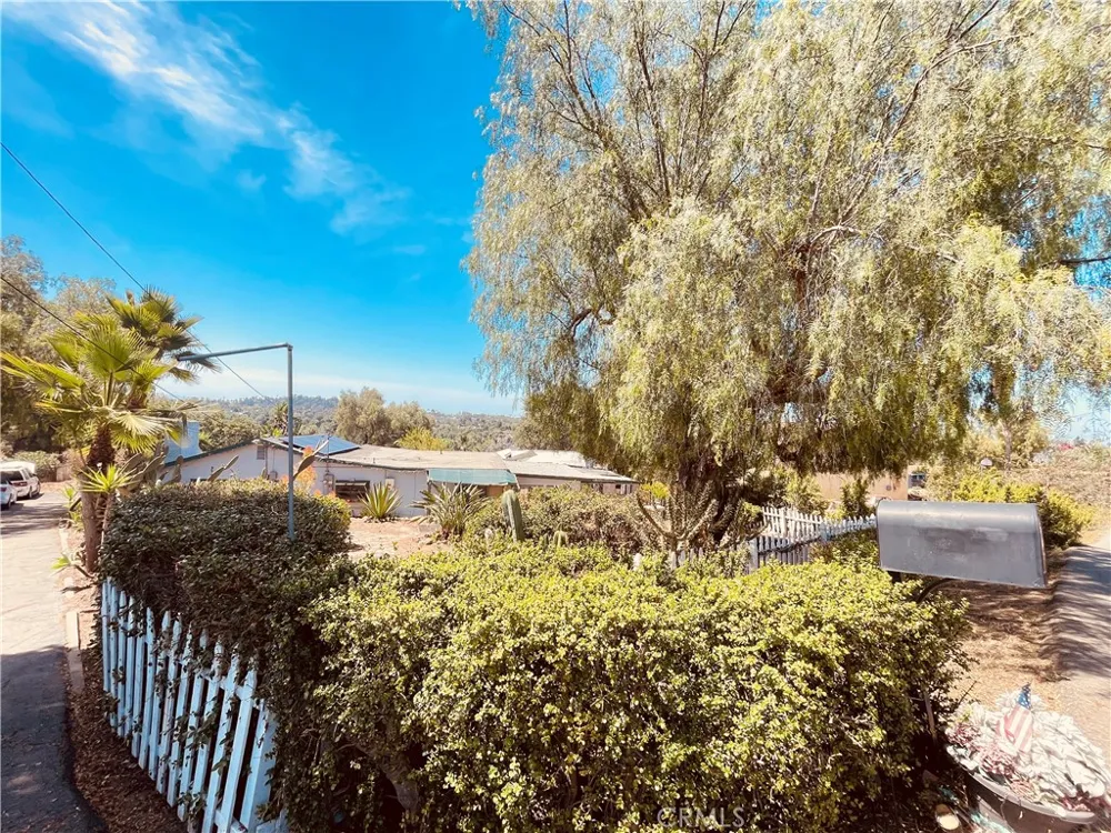 519 Mason Vista, CA 92084