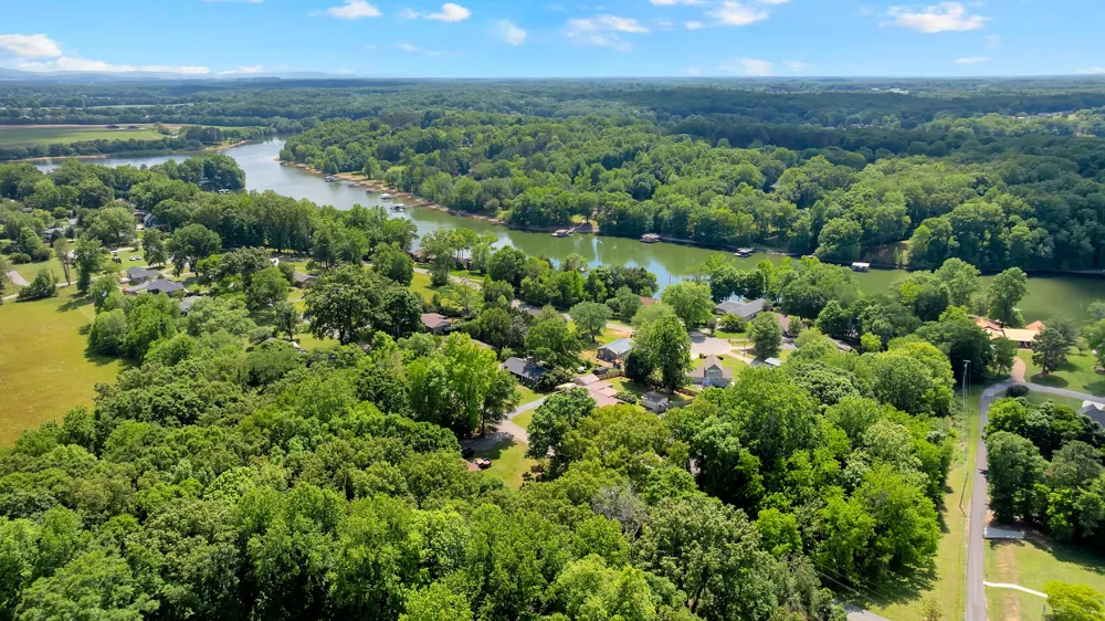 301 McKinney St Estill Springs, TN 37330