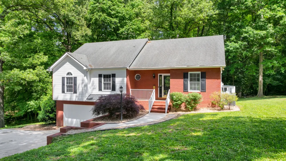 301 McKinney St Estill Springs, TN 37330