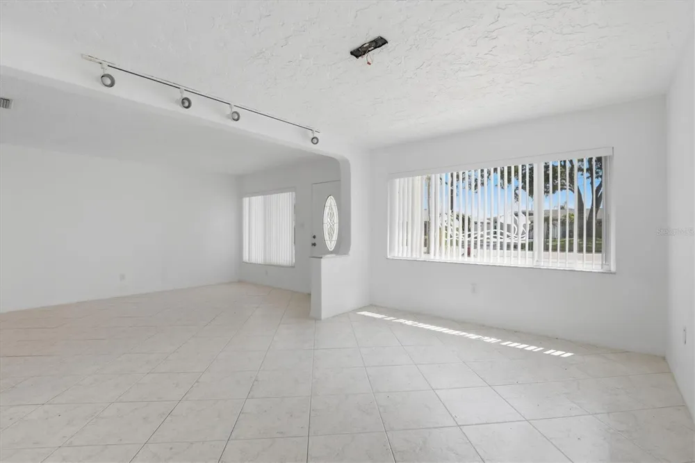 721 BAYSHORE DRIVE Tarpon Springs, FL 34689