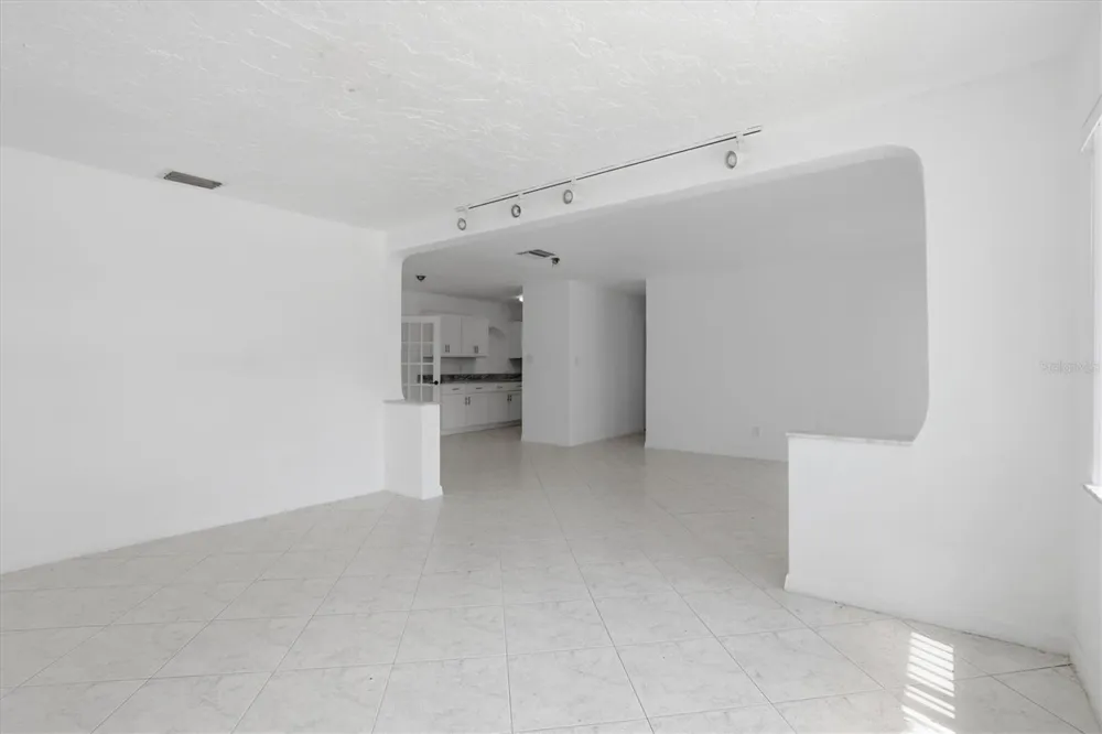 721 BAYSHORE DRIVE Tarpon Springs, FL 34689