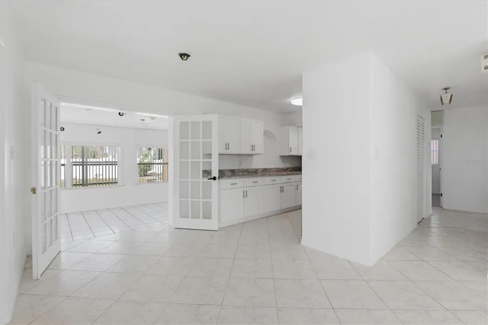721 BAYSHORE DRIVE Tarpon Springs, FL 34689
