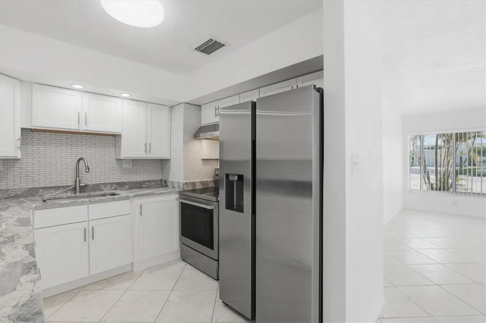 721 BAYSHORE DRIVE Tarpon Springs, FL 34689