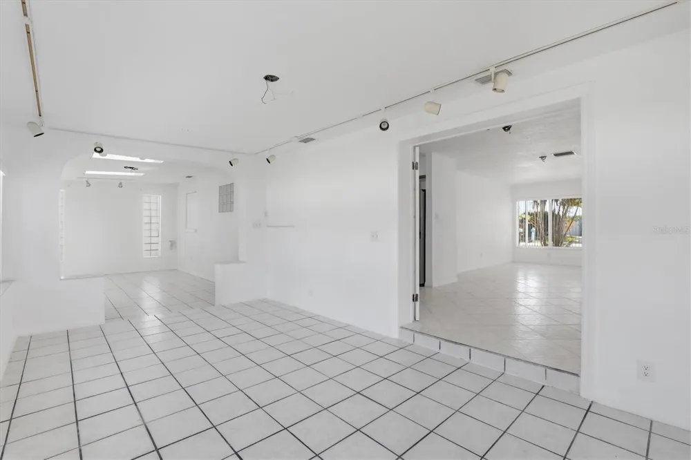 721 BAYSHORE DRIVE Tarpon Springs, FL 34689