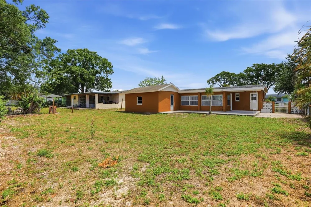 721 BAYSHORE DRIVE Tarpon Springs, FL 34689