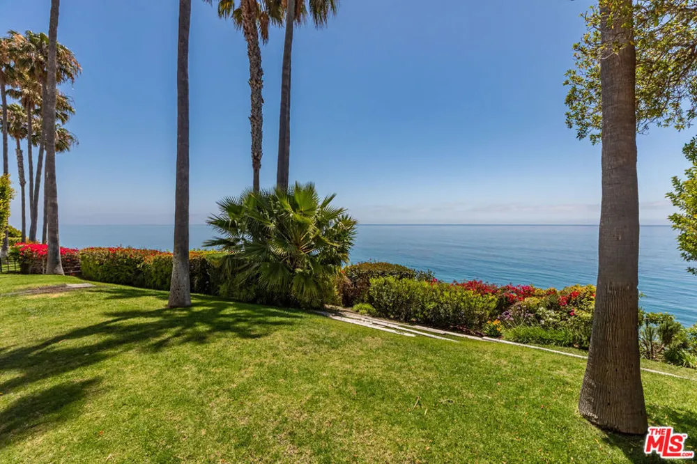 27428 Pacific Coast Highway Malibu, CA 90265