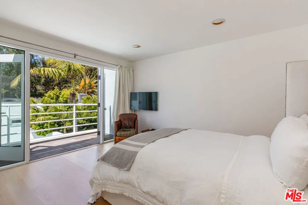 27428 Pacific Coast Highway Malibu, CA 90265