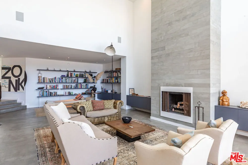 27428 Pacific Coast Highway Malibu, CA 90265