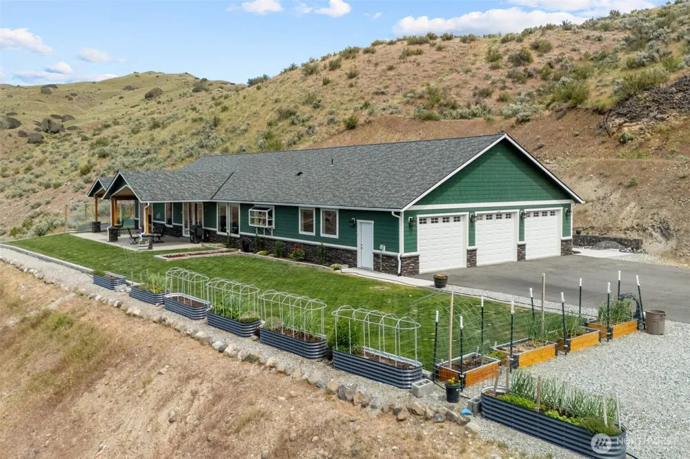 26 Corral Creek Drive Orondo, WA 98843