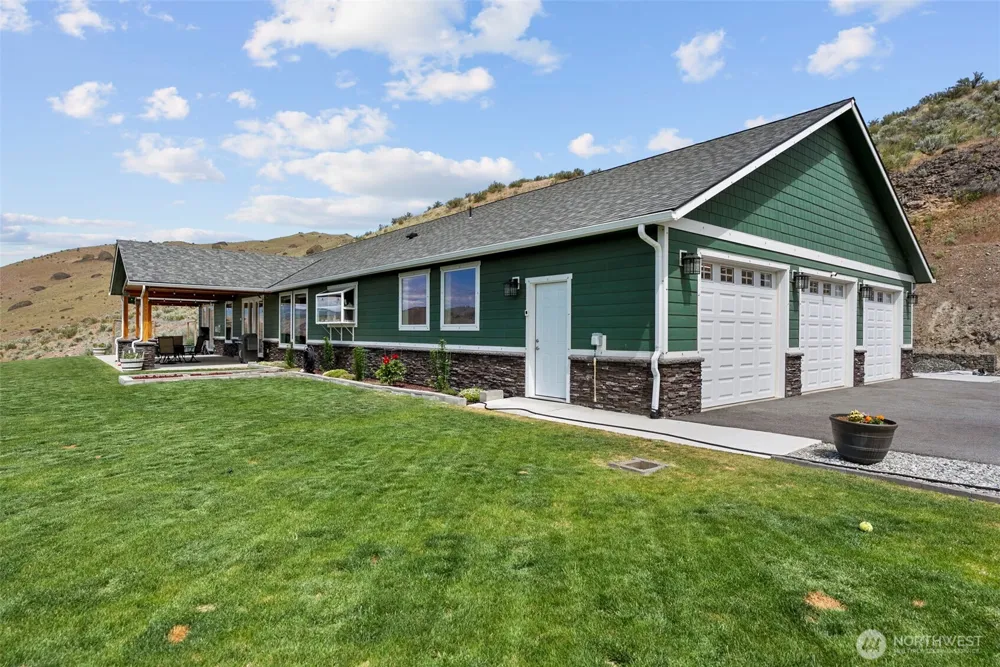 26 Corral Creek Drive Orondo, WA 98843