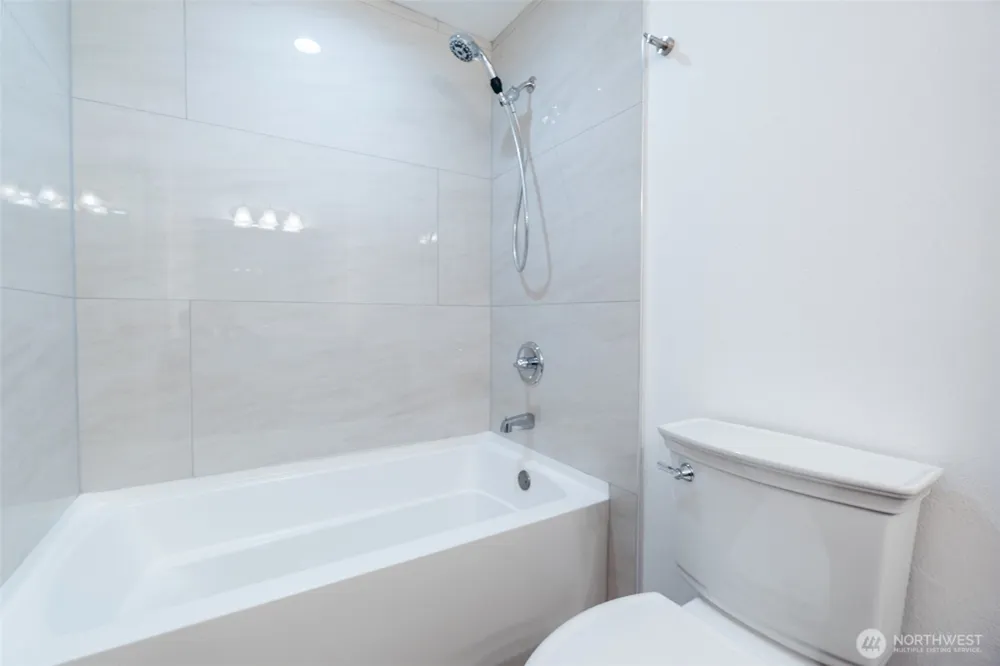 20915 80th Place W Edmonds, WA 98026
