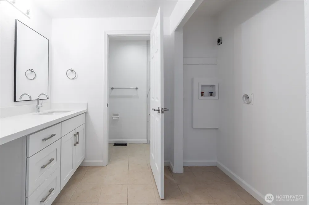 20915 80th Place W Edmonds, WA 98026