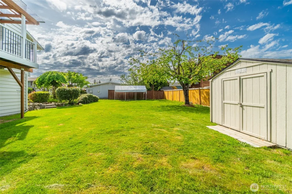 20915 80th Place W Edmonds, WA 98026