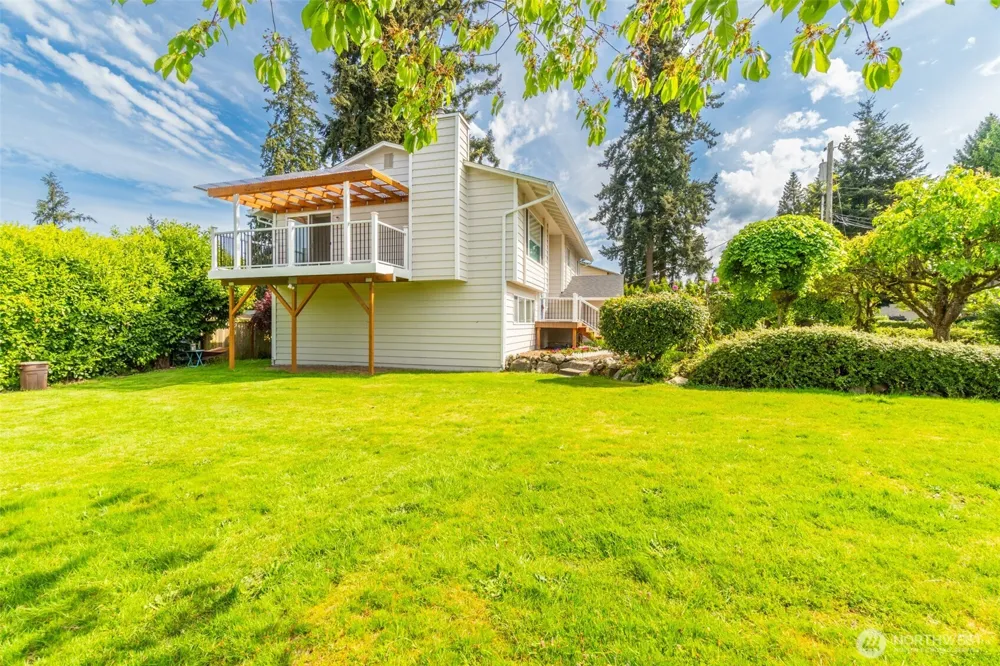 20915 80th Place W Edmonds, WA 98026
