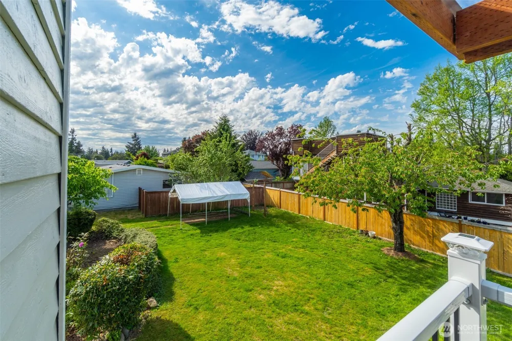 20915 80th Place W Edmonds, WA 98026