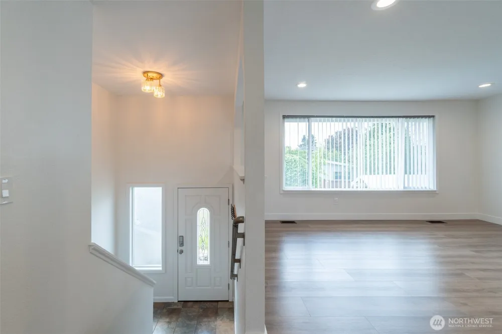 20915 80th Place W Edmonds, WA 98026