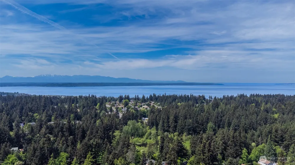 20915 80th Place W Edmonds, WA 98026