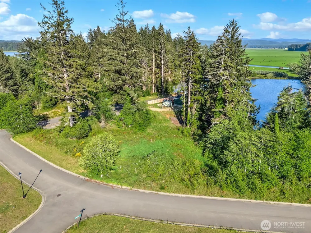 10 Sunrise Lane South Bend, WA 98586