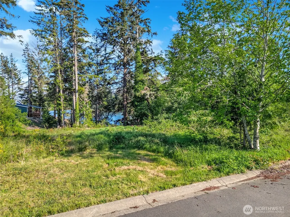 10 Sunrise Lane South Bend, WA 98586