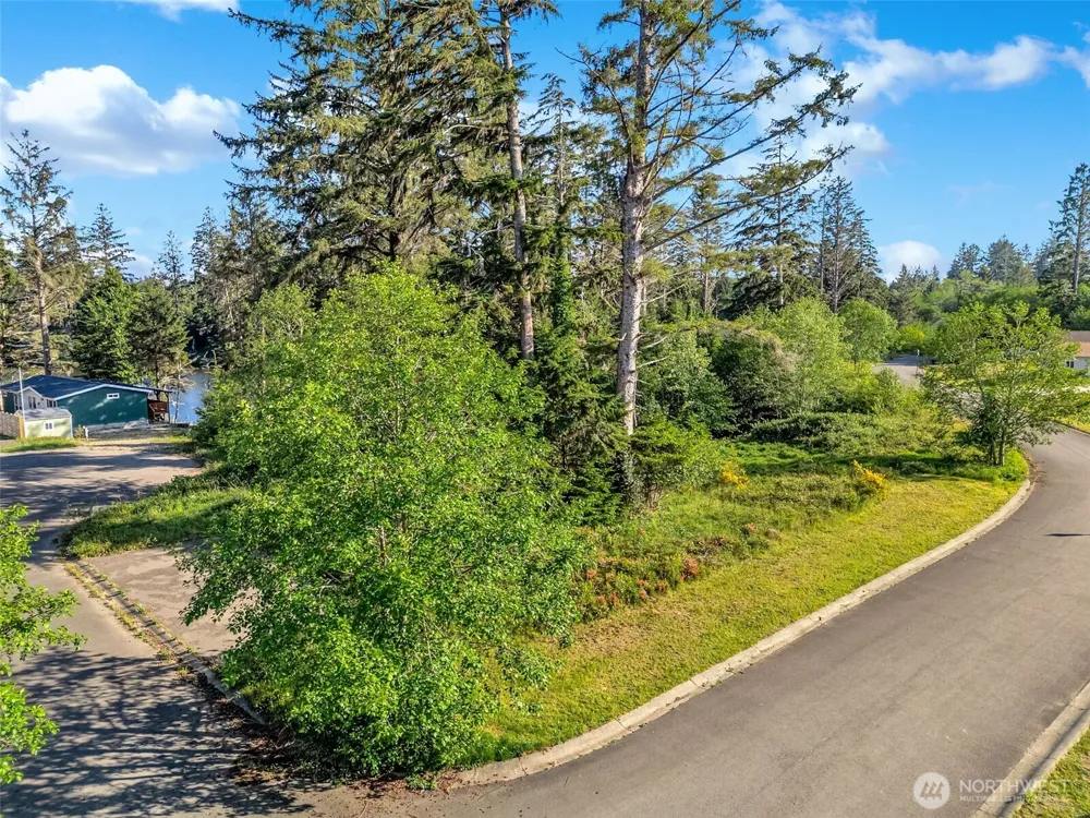 10 Sunrise Lane South Bend, WA 98586