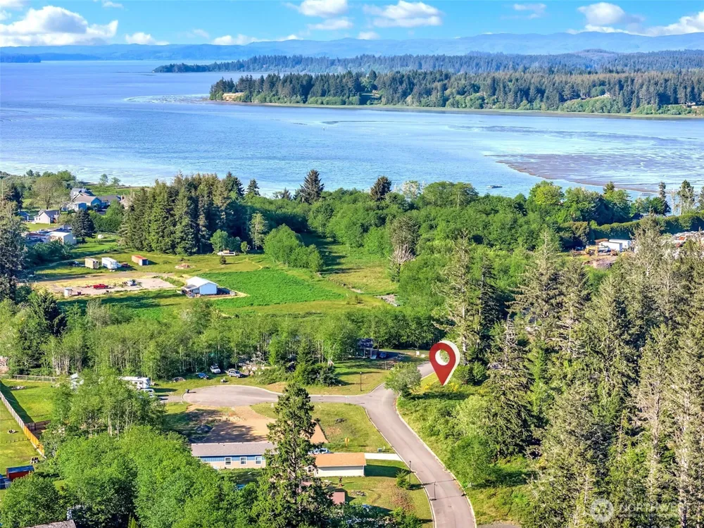 10 Sunrise Lane South Bend, WA 98586