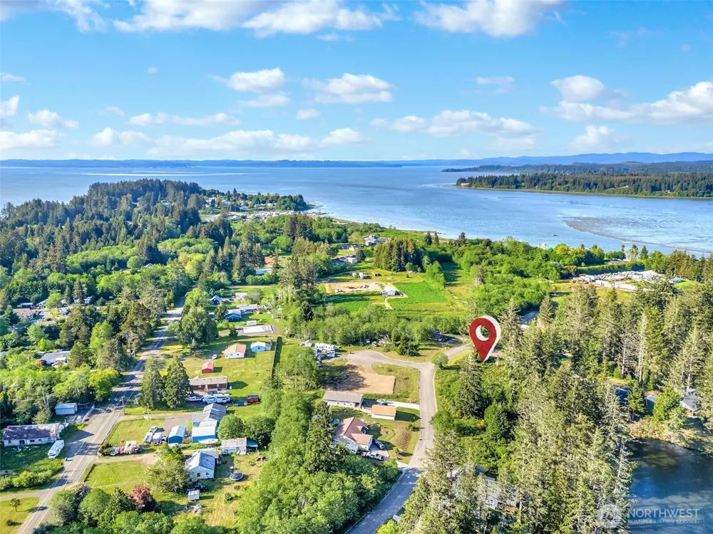 10 Sunrise Lane South Bend, WA 98586