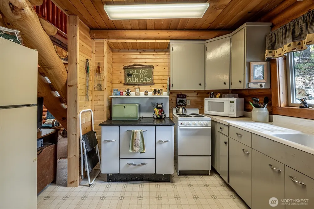 23148 Lake Wenatchee Highway Leavenworth, WA 98826