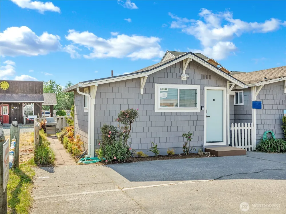 105 Ocean Beach Boulevard S #8 Long Beach, WA 98631