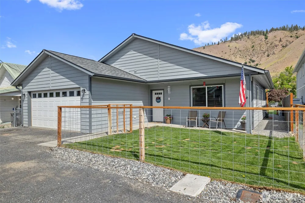 200 W Pleasant Avenue Cashmere, WA 98815