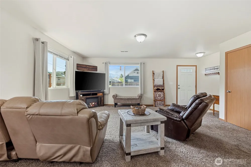 200 W Pleasant Avenue Cashmere, WA 98815