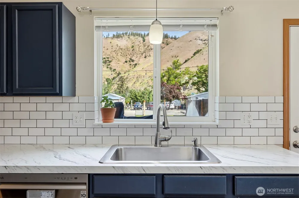 200 W Pleasant Avenue Cashmere, WA 98815