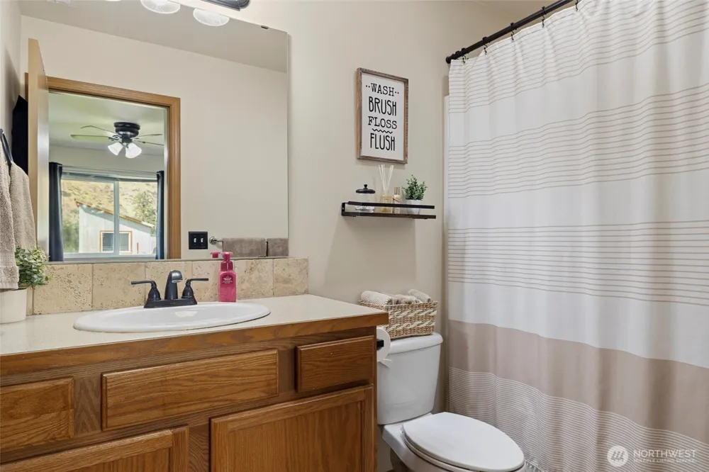 200 W Pleasant Avenue Cashmere, WA 98815
