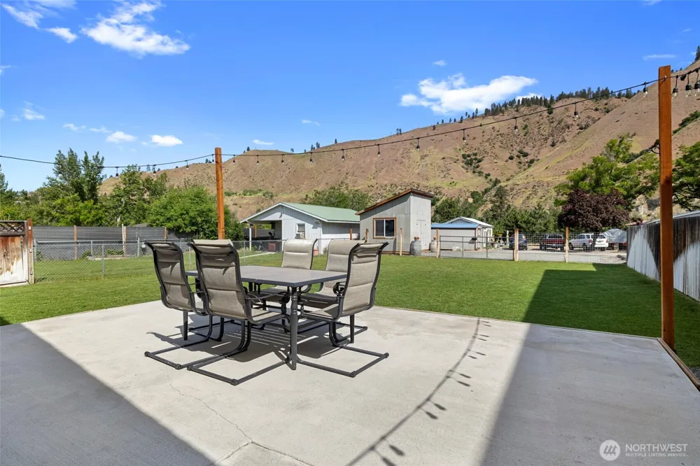 200 W Pleasant Avenue Cashmere, WA 98815