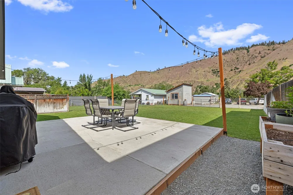 200 W Pleasant Avenue Cashmere, WA 98815