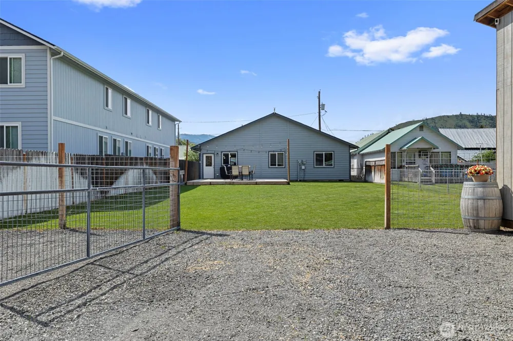 200 W Pleasant Avenue Cashmere, WA 98815