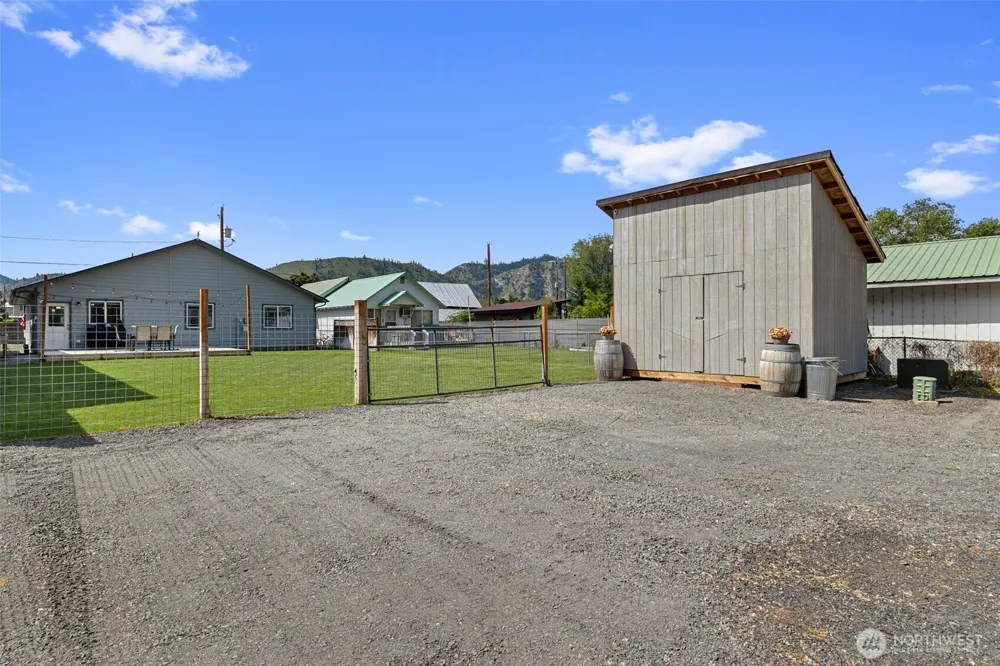 200 W Pleasant Avenue Cashmere, WA 98815