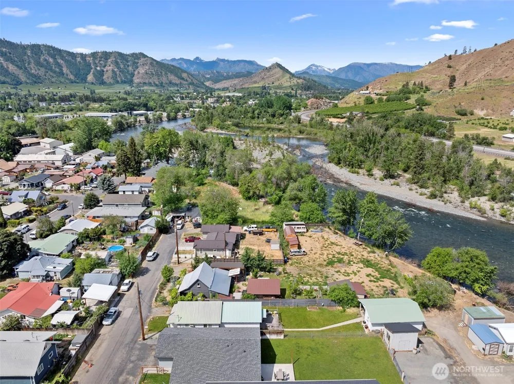 200 W Pleasant Avenue Cashmere, WA 98815