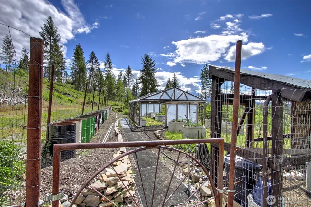 1631 Bonanza Hill Road #P Evans, WA 99126