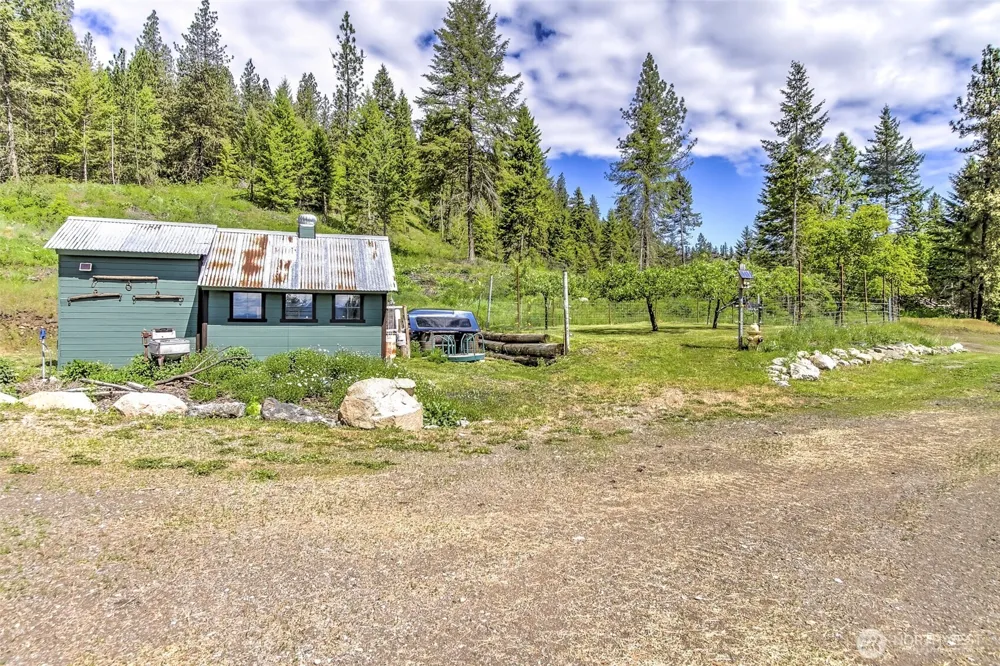 1631 Bonanza Hill Road #P Evans, WA 99126