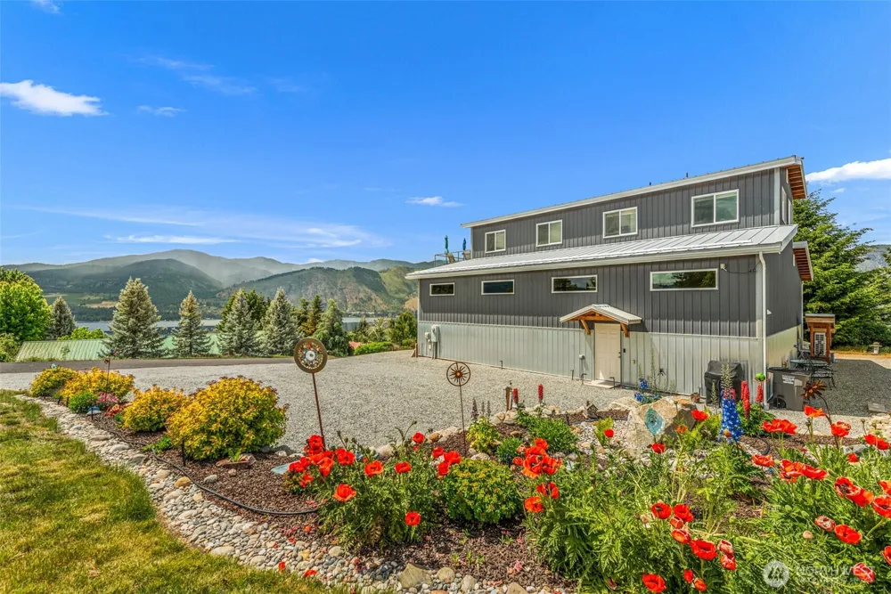 163 Gobblers Knob Manson, WA 98831