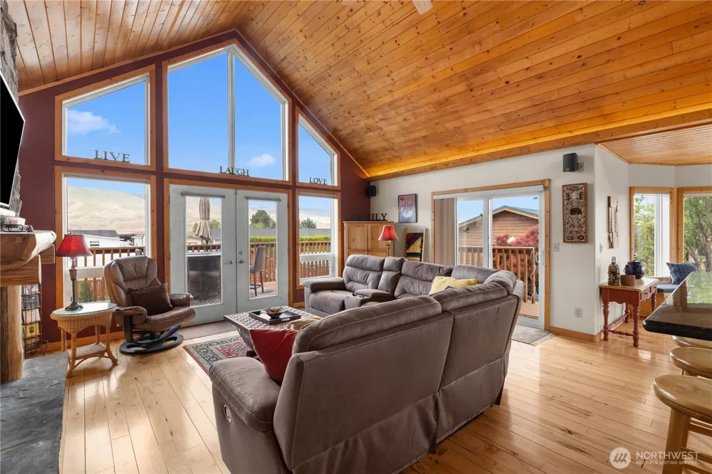 418 Summer Place SW Mattawa, WA 99349