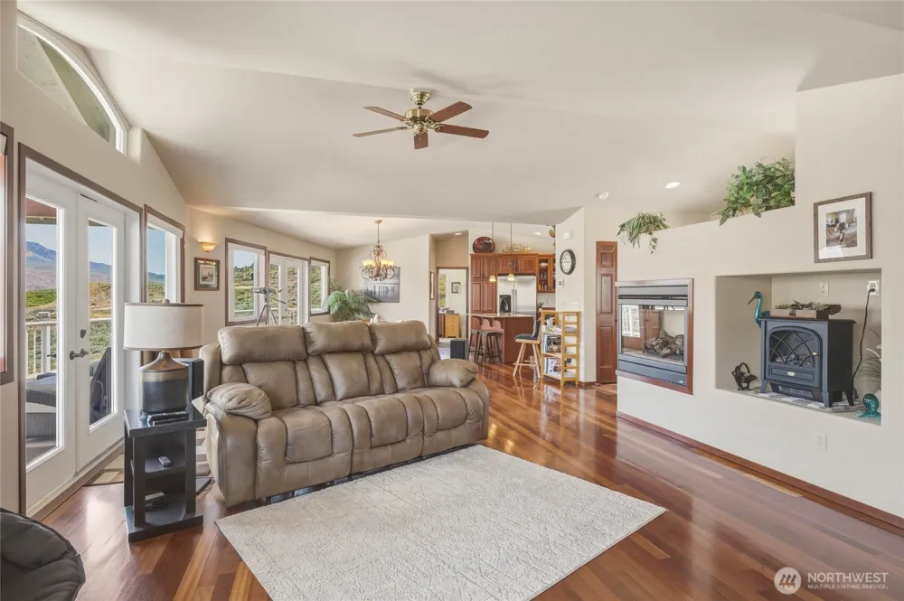 275 E Emerson Drive Orondo, WA 98843