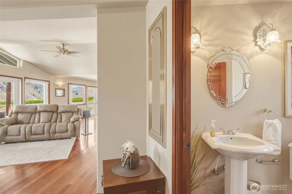 275 E Emerson Drive Orondo, WA 98843