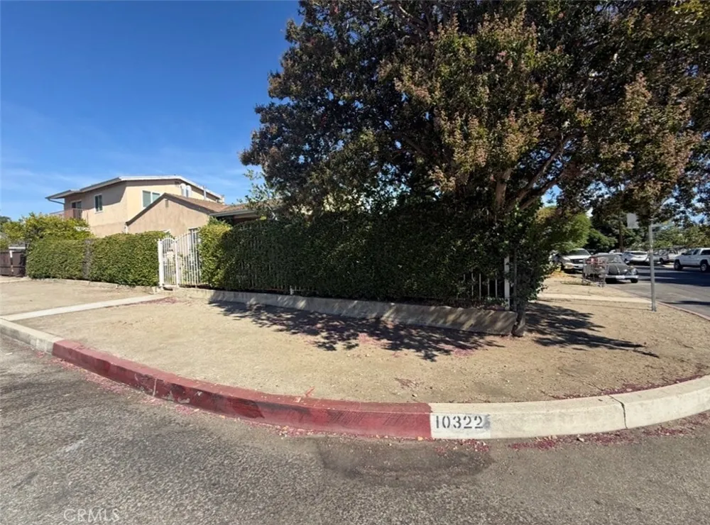 10322 Rincon Avenue Pacoima, CA 91331