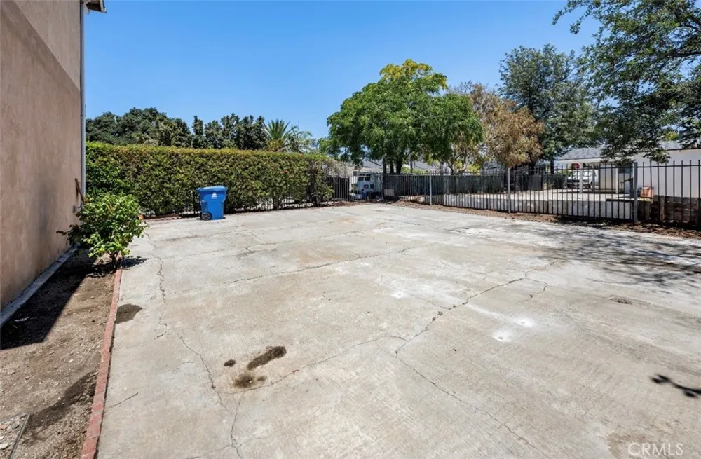 10322 Rincon Avenue Pacoima, CA 91331