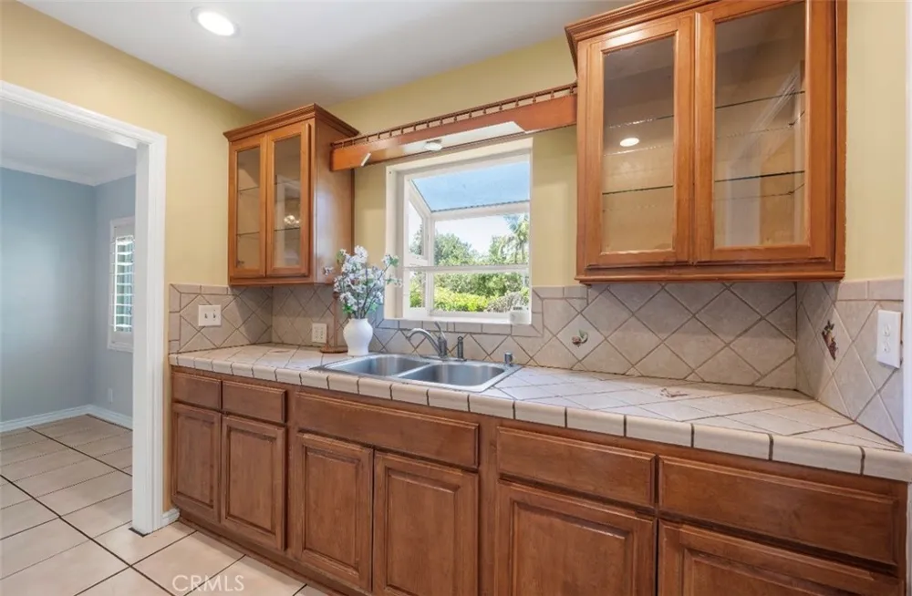 10322 Rincon Avenue Pacoima, CA 91331