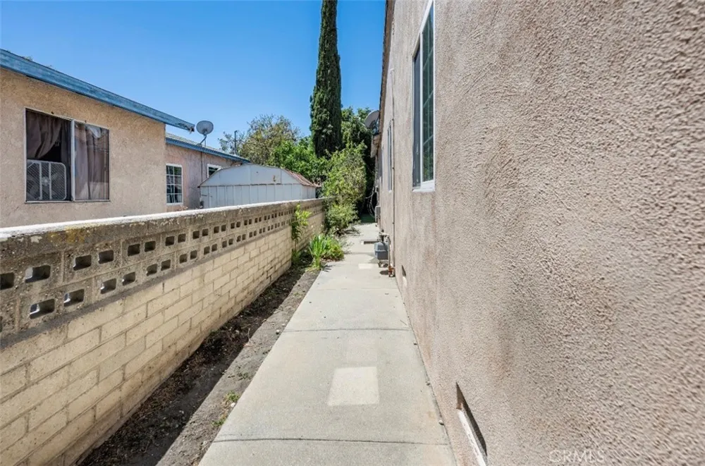 10322 Rincon Avenue Pacoima, CA 91331