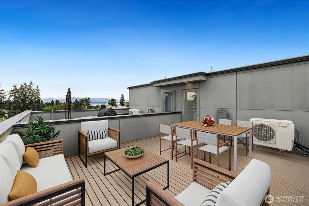9043 C Mary Avenue NW Seattle, WA 98117
